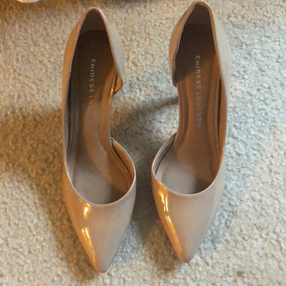 NWOT Chinese Laundry nude patent leather heels